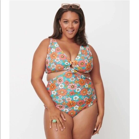 Unique Vintage Other - Unique Vintage 70’s Floral Cutout One Piece